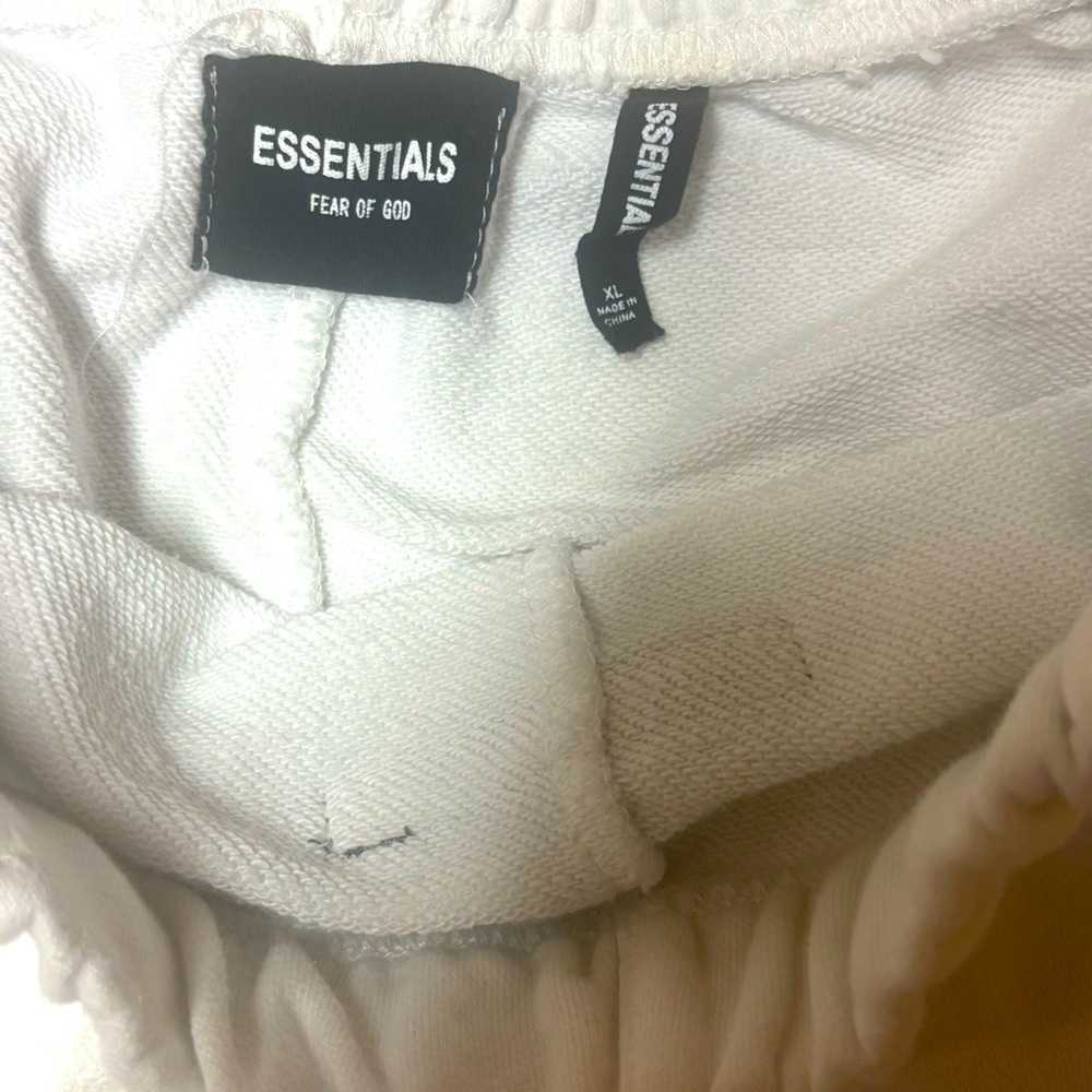 Fear of God Essentials Athletic Shorts - Picture 4 of 4
